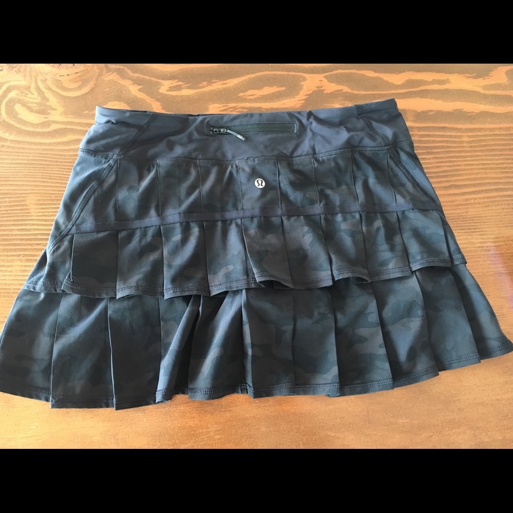 Rare camo print Pace Setter skirt!! .